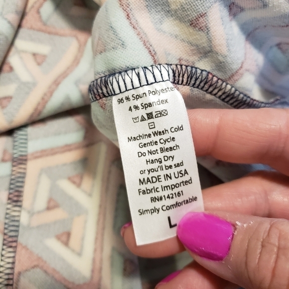NWT LulaRoe Amelia Geometric Print Dress Size Large, Colorful, Comfy, Stretch - Picture 10 of 12